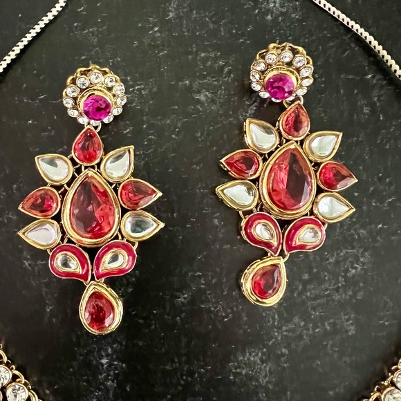 Indian Jewelry Necklace Set - Picture 4 of 5